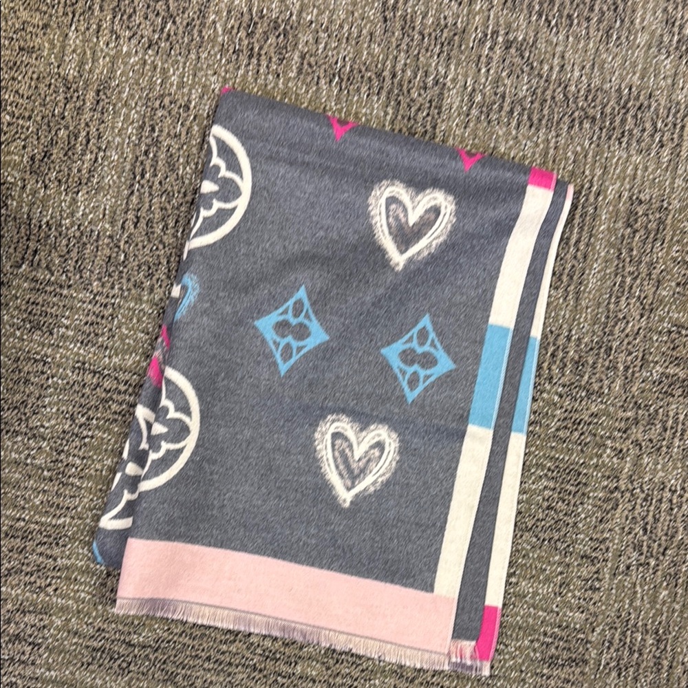 Chic Patterned Scarf - image 1
